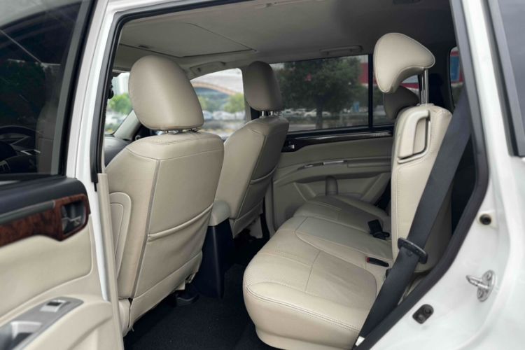 Used Mitsubishi Pajero Sport 2013 3.0L Automatic Two-Wheel Drive Luxury Edition Interior 3