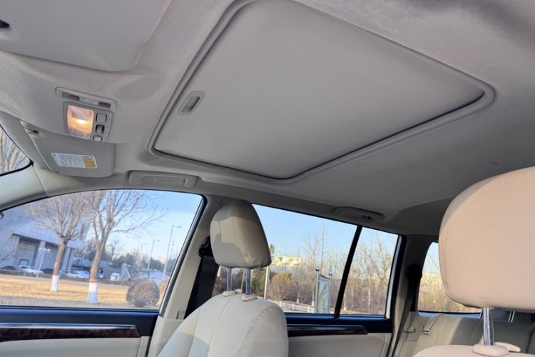 Used Mitsubishi Pajero Sport 2013 3.0L Automatic Two-Wheel Drive Luxury Edition Interior 3