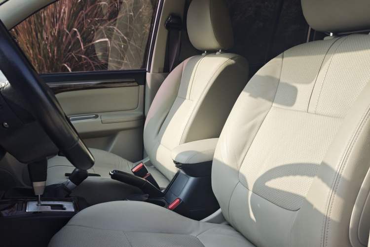 Used Mitsubishi Pajero Sport 2013 3.0L Automatic 4x4 Flagship Edition Interior 3