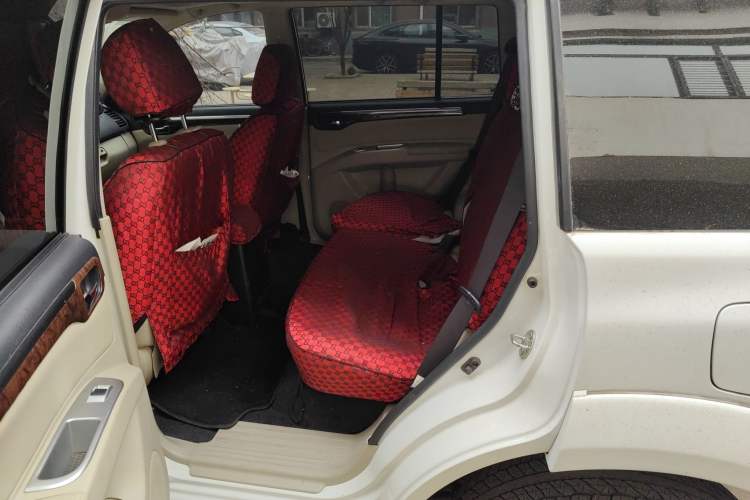 Used Mitsubishi Pajero Sport 2013 3.0L Automatic 4x4 Flagship Edition Interior 4