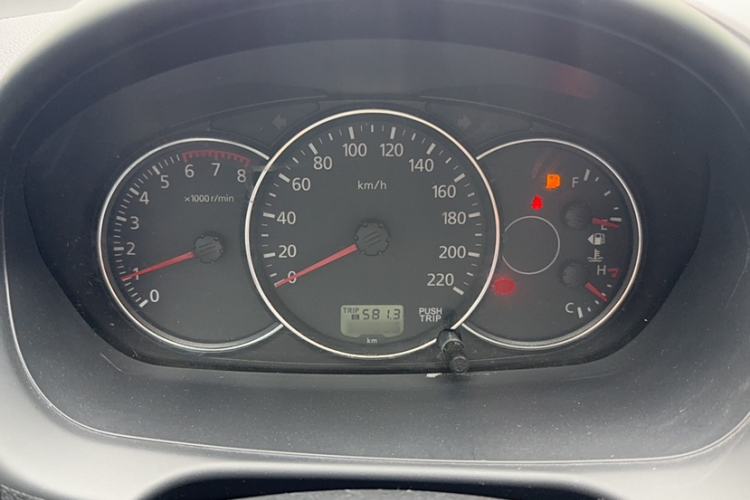 Used Mitsubishi Pajero Sport 2013 2.4L Manual Two-Wheel Drive Comfort Edition Interior 4