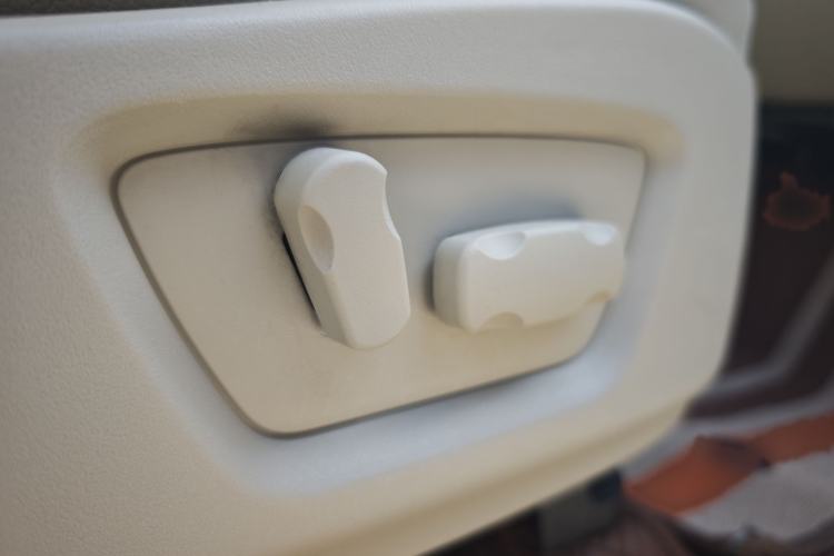 Used Mitsubishi Pajero Sport 2013 3.0L Automatic 4x4 Flagship Edition Interior 6