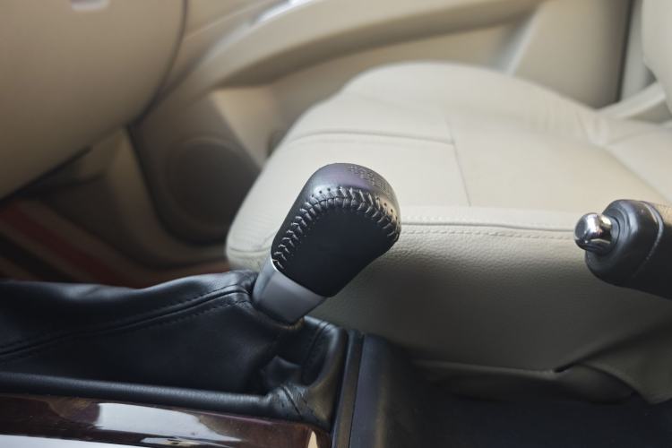 Used Mitsubishi Pajero Sport 2013 3.0L Automatic 4x4 Flagship Edition Interior 7