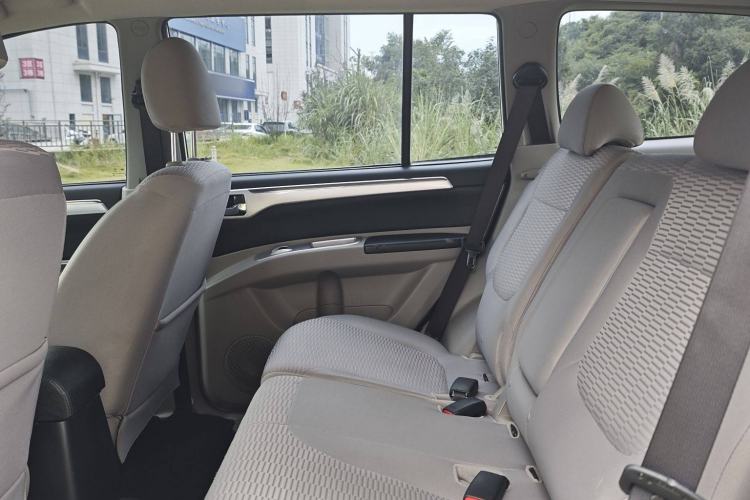 Used Mitsubishi Pajero Sport 2013 3.0L Automatic 4x4 Executive Edition Interior 7