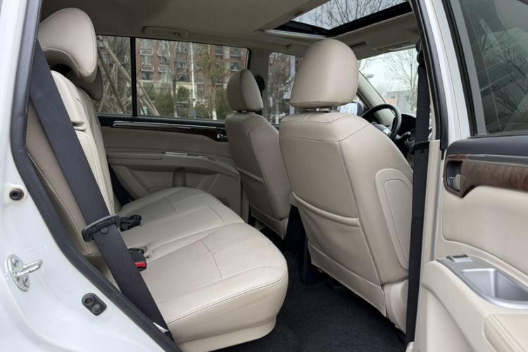 Used Mitsubishi Pajero Sport 2013 3.0L Automatic Two-Wheel Drive Luxury Edition Interior 8