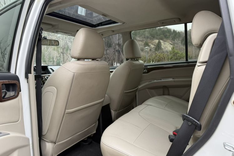 Used Mitsubishi Pajero Sport 2013 3.0L Automatic Two-Wheel Drive Luxury Edition Interior 9