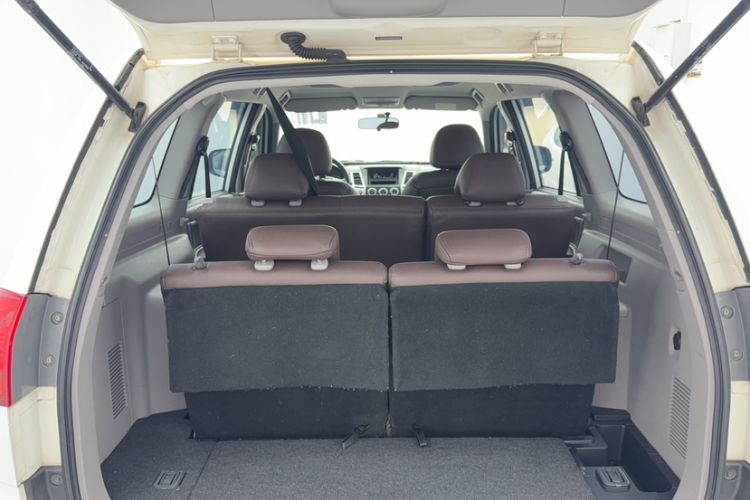 Used Mitsubishi Pajero Sport 2013 2.4L Manual Two-Wheel Drive Comfort Edition Interior 9
