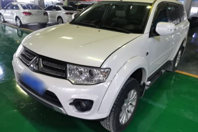 Gebrauchter Mitsubishi Pajero Sport 2013 3.0L Automatic Two-Wheel Drive Luxury Edition