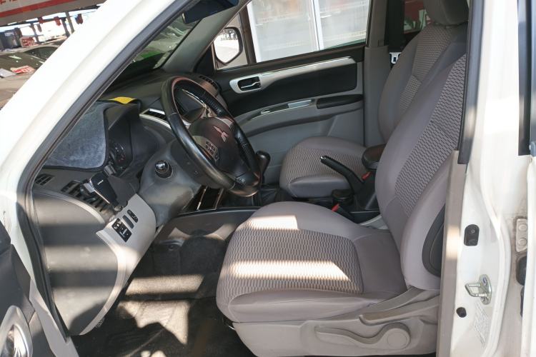 Used Mitsubishi Pajero Sport 2013 2.4L Manual Two-Wheel Drive Comfort Edition Left Front Seat
