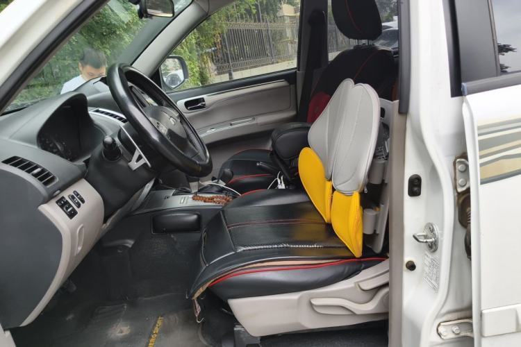 Used Mitsubishi Pajero Sport 2013 3.0L Automatic 4x4 Executive Edition Left Front Seat
