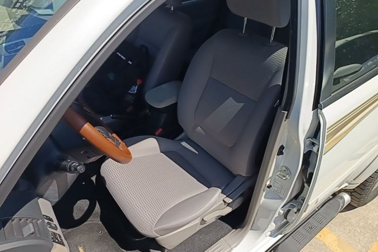 Used Mitsubishi Pajero Sport 2013 3.0L Automatic 4x4 Executive Edition Left Front Seat