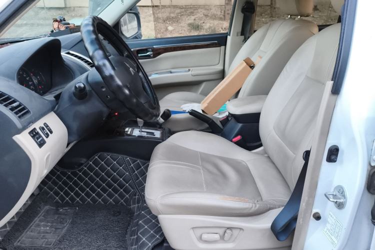 Used Mitsubishi Pajero Sport 2013 3.0L Automatic 4x4 Flagship Edition Left Front Seat