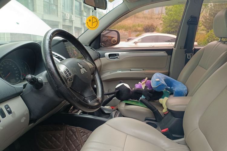 Used Mitsubishi Pajero Sport 2013 2.4L Manual Two-Wheel Drive Comfort Edition Left Front Seat