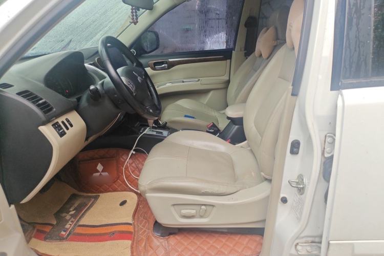 Used Mitsubishi Pajero Sport 2013 3.0L Automatic Two-Wheel Drive Luxury Edition Left Front Seat