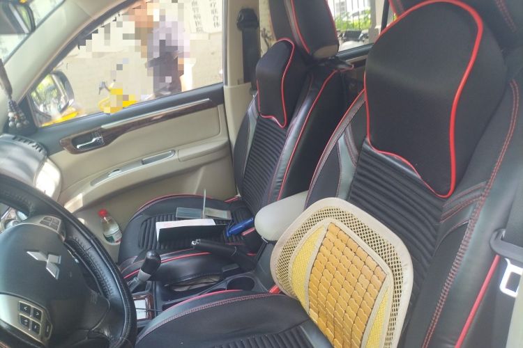 Used Mitsubishi Pajero Sport 2013 3.0L Automatic 4x4 Flagship Edition Left Front Seat