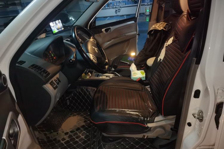 Used Mitsubishi Pajero Sport 2013 3.0L Automatic 4x4 Executive Edition Left Front Seat