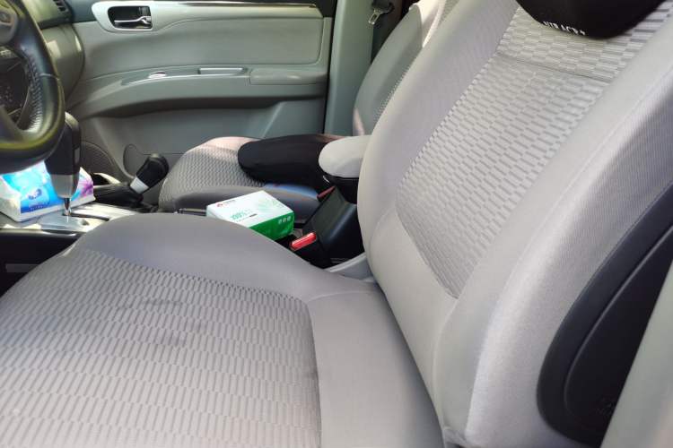 Used Mitsubishi Pajero Sport 2013 3.0L Automatic 4x4 Executive Edition Left Front Seat