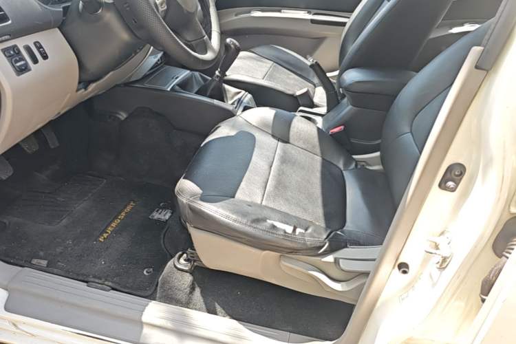 Used Mitsubishi Pajero Sport 2013 2.4L Manual Two-Wheel Drive Comfort Edition Left Front Seat
