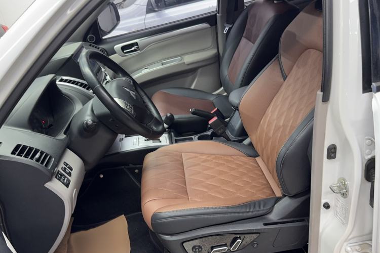 Used Mitsubishi Pajero Sport 2013 3.0L Automatic 4x4 Executive Edition Left Front Seat
