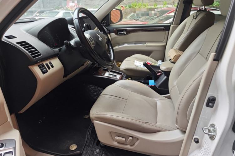 Used Mitsubishi Pajero Sport 2013 3.0L Automatic Two-Wheel Drive Luxury Edition Left Front Seat