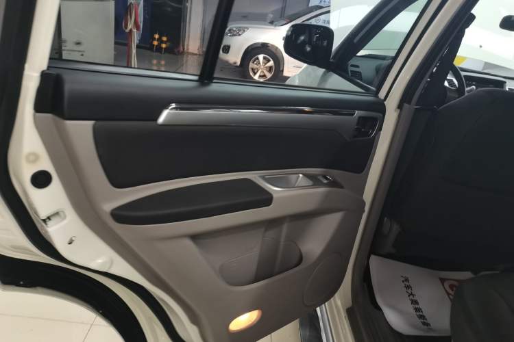 Used Mitsubishi Pajero Sport 2013 2.4L Manual Two-Wheel Drive Comfort Edition Left Rear Door Interior