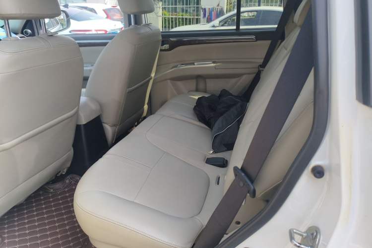 Used Mitsubishi Pajero Sport 2013 3.0L Automatic Two-Wheel Drive Luxury Edition Left Rear Seat