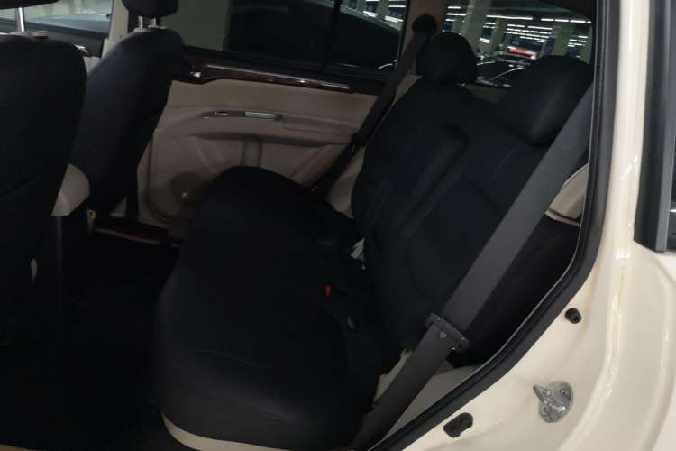 Used Mitsubishi Pajero Sport 2013 3.0L Automatic Two-Wheel Drive Luxury Edition Left Rear Seat