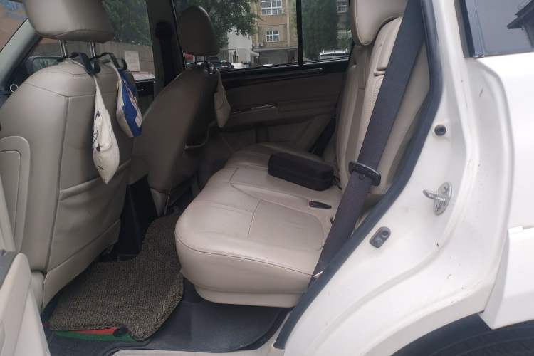 Used Mitsubishi Pajero Sport 2013 3.0L Automatic Two-Wheel Drive Luxury Edition Left Rear Seat