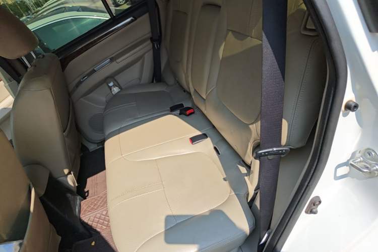 Used Mitsubishi Pajero Sport 2013 3.0L Automatic 4x4 Flagship Edition Left Rear Seat