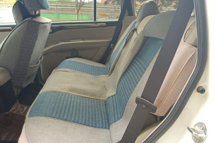 Used Mitsubishi Pajero Sport 2013 3.0L Automatic Two-Wheel Drive Luxury Edition Left Rear Seat
