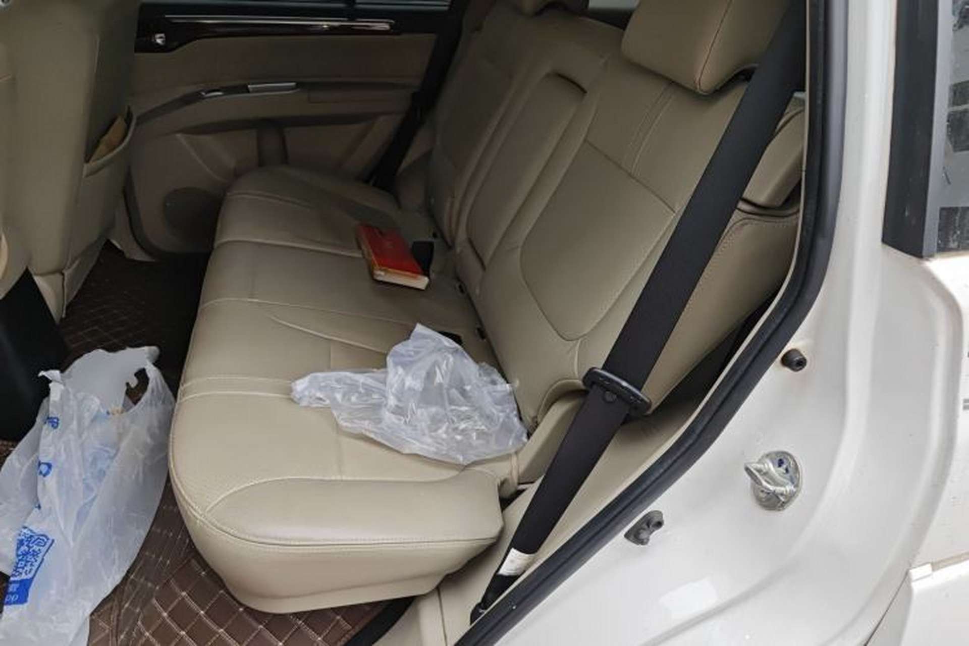 Used Mitsubishi Pajero Sport 2013 3.0L Automatic 4x4 Flagship Edition Left Rear Seat