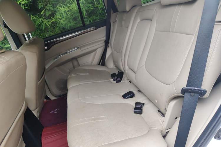 Used Mitsubishi Pajero Sport 2013 3.0L Automatic Two-Wheel Drive Luxury Edition Left Rear Seat