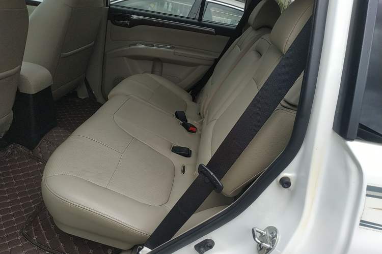 Used Mitsubishi Pajero Sport 2013 3.0L Automatic Two-Wheel Drive Luxury Edition Left Rear Seat