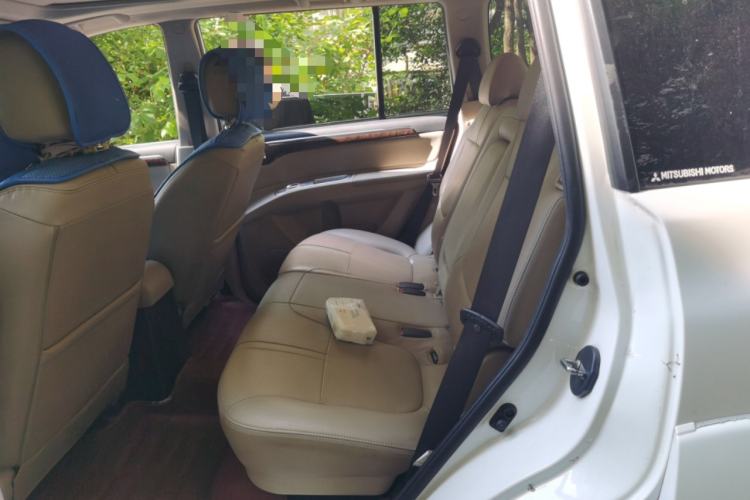 Used Mitsubishi Pajero Sport 2013 3.0L Automatic 4x4 Flagship Edition Left Rear Seat