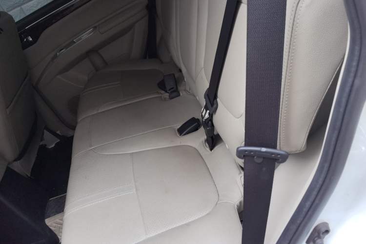 Used Mitsubishi Pajero Sport 2013 3.0L Automatic Two-Wheel Drive Luxury Edition Left Rear Seat