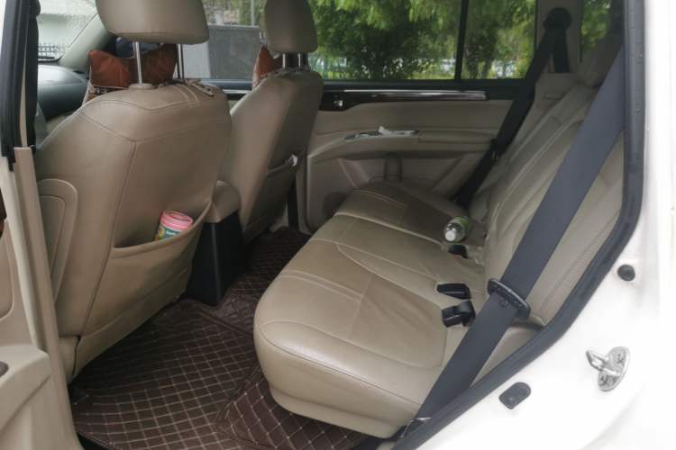 Used Mitsubishi Pajero Sport 2013 3.0L Automatic Two-Wheel Drive Luxury Edition Left Rear Seat