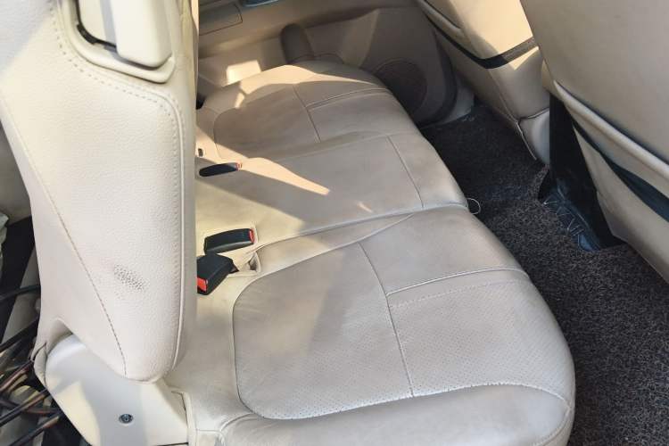 Used Mitsubishi Pajero Sport 2013 3.0L Automatic 4x4 Flagship Edition Left Rear Seat