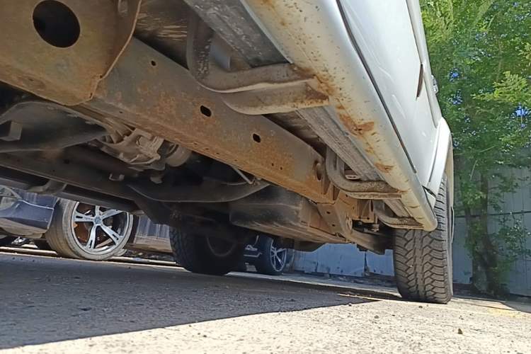 Used Mitsubishi Pajero Sport 2013 3.0L Automatic 4x4 Executive Edition Left Side Sill