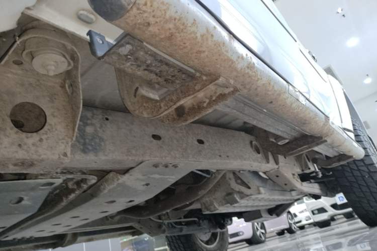 Used Mitsubishi Pajero Sport 2013 3.0L Automatic 4x4 Executive Edition Left Side Sill
