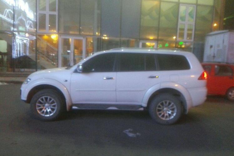 Used Mitsubishi Pajero Sport 2013 3.0L Automatic 4x4 Flagship Edition Left Side