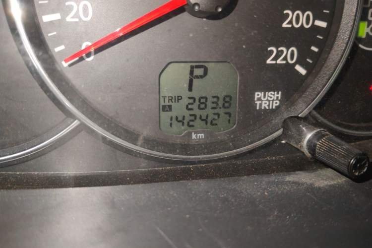 Used Mitsubishi Pajero Sport 2013 3.0L Automatic 4x4 Executive Edition Odometer Close Up
