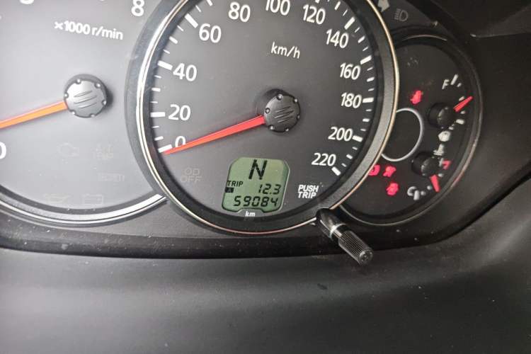 Used Mitsubishi Pajero Sport 2013 3.0L Automatic Two-Wheel Drive Luxury Edition Odometer Close Up