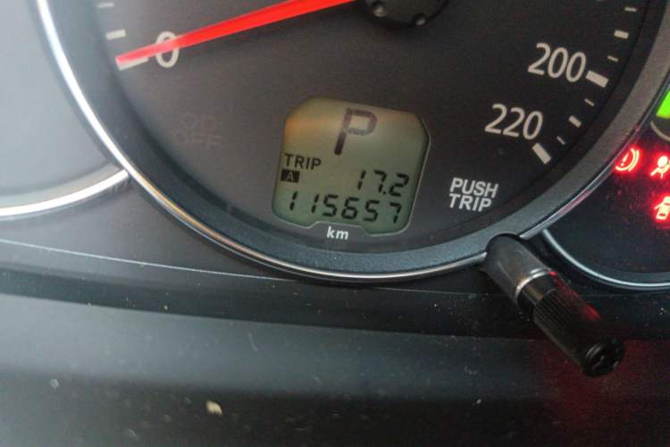 Used Mitsubishi Pajero Sport 2013 3.0L Automatic 4x4 Executive Edition Odometer Close Up