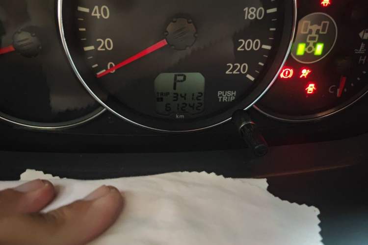 Used Mitsubishi Pajero Sport 2013 3.0L Automatic 4x4 Executive Edition Odometer Close Up
