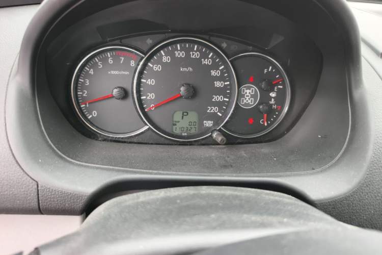 Used Mitsubishi Pajero Sport 2013 3.0L Automatic 4x4 Executive Edition Odometer Close Up