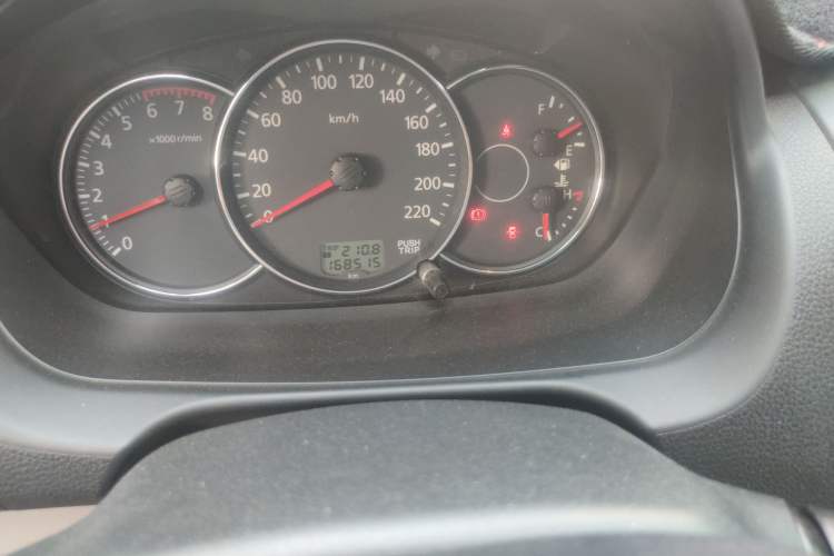 Used Mitsubishi Pajero Sport 2013 2.4L Manual Two-Wheel Drive Comfort Edition Odometer Close Up