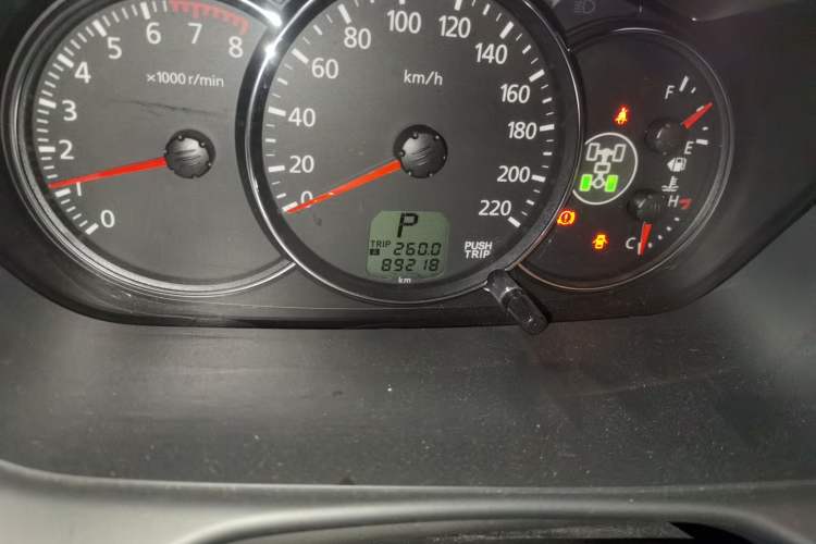 Used Mitsubishi Pajero Sport 2013 3.0L Automatic 4x4 Executive Edition Odometer Close Up