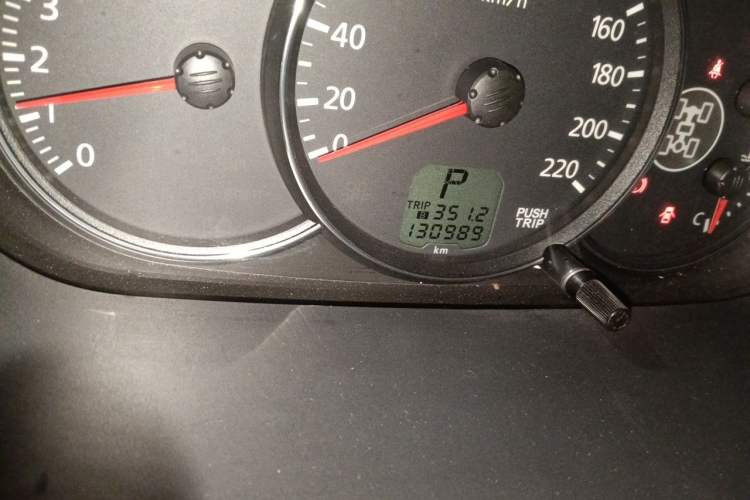 Used Mitsubishi Pajero Sport 2013 3.0L Automatic 4x4 Executive Edition Odometer Close Up