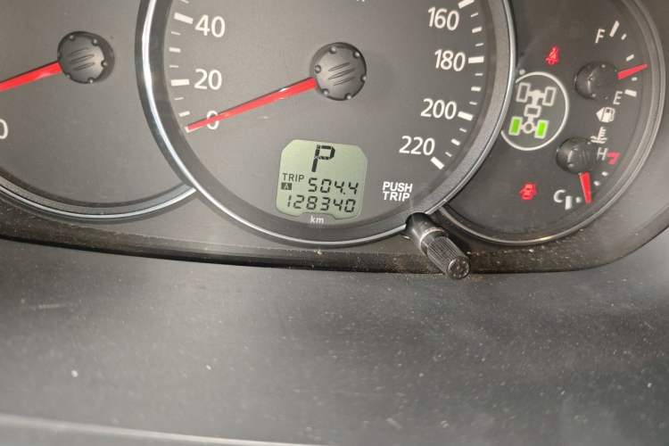 Used Mitsubishi Pajero Sport 2013 3.0L Automatic 4x4 Flagship Edition Odometer Close Up