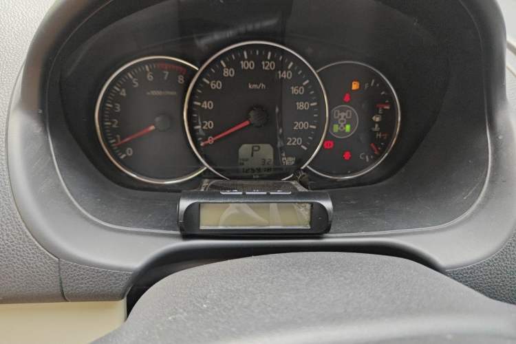 Used Mitsubishi Pajero Sport 2013 3.0L Automatic 4x4 Flagship Edition Odometer Close Up